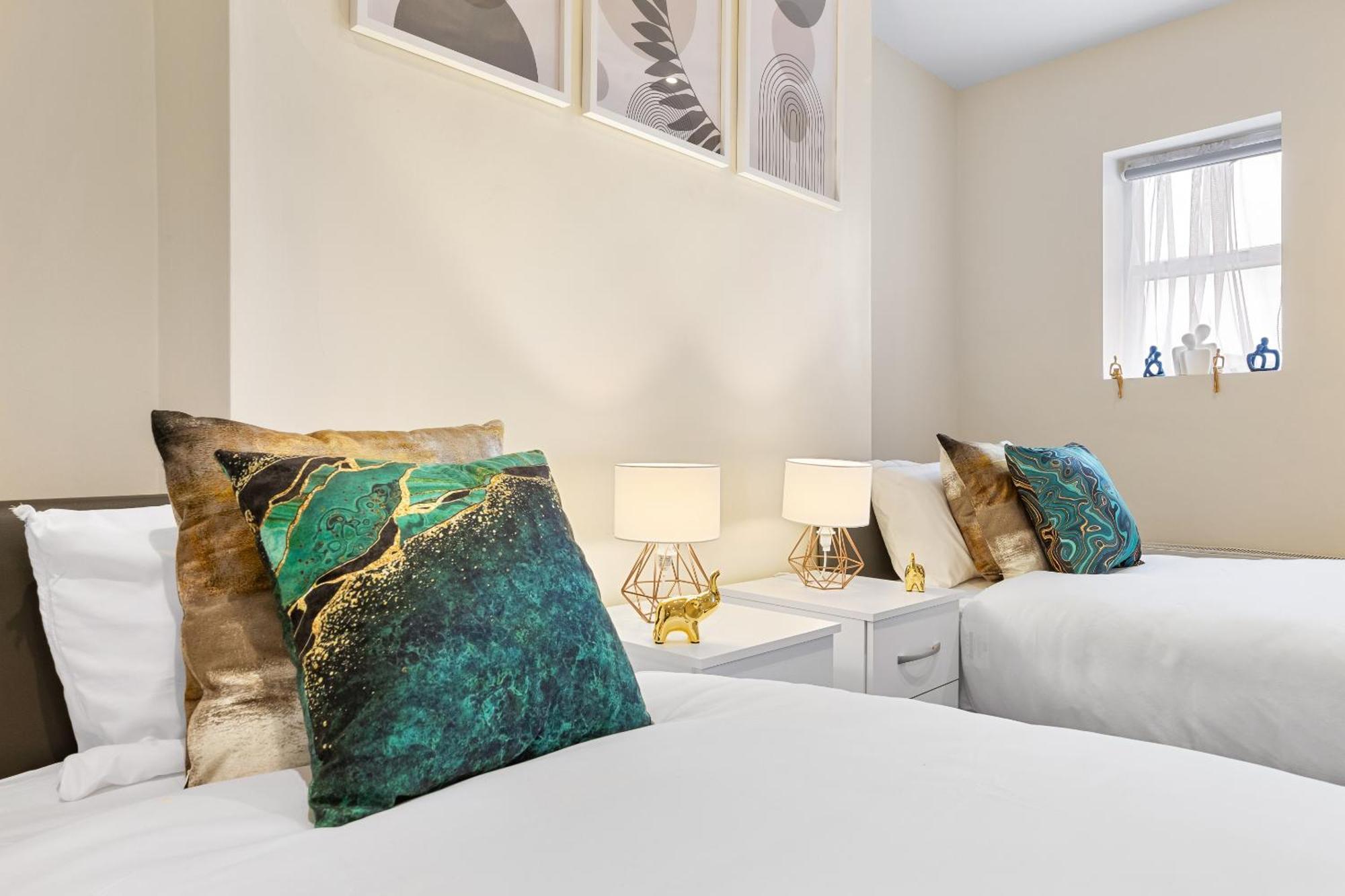 Elegant 2Br London Hideaway- King Bed, Sleeps 6 - Parking- Instant Book- 20 Percent Off Limited Time! Barnet Exteriér fotografie