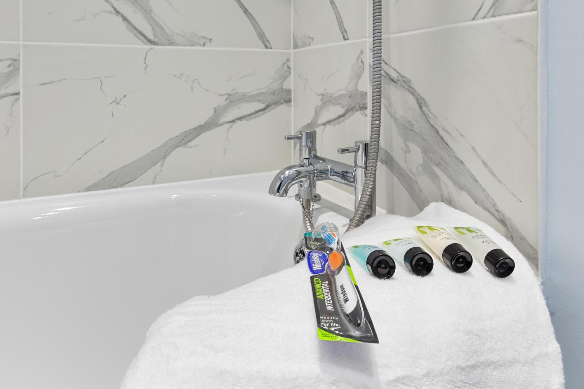 Elegant 2Br London Hideaway- King Bed, Sleeps 6 - Parking- Instant Book- 20 Percent Off Limited Time! Barnet Exteriér fotografie