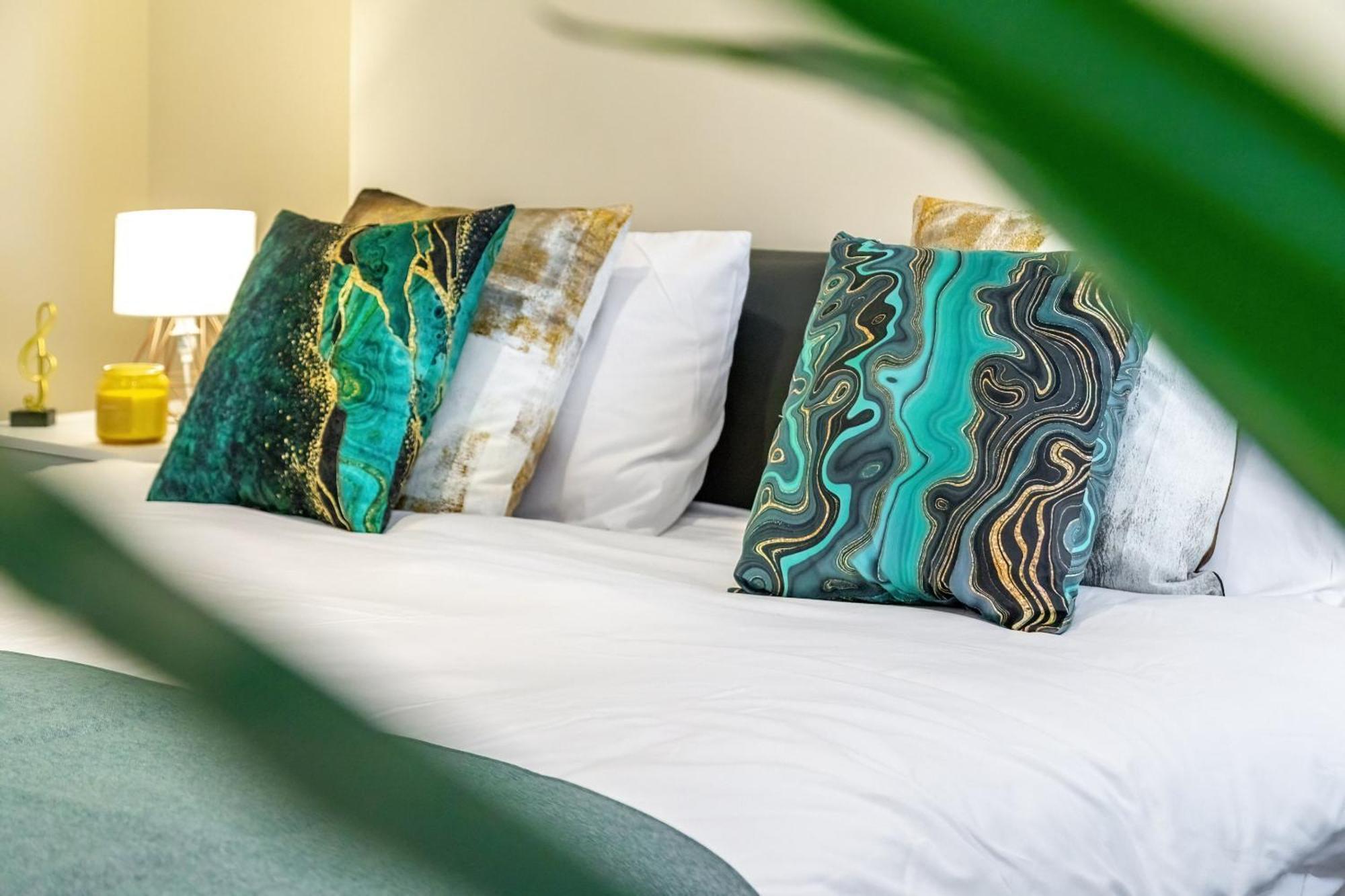 Elegant 2Br London Hideaway- King Bed, Sleeps 6 - Parking- Instant Book- 20 Percent Off Limited Time! Barnet Exteriér fotografie