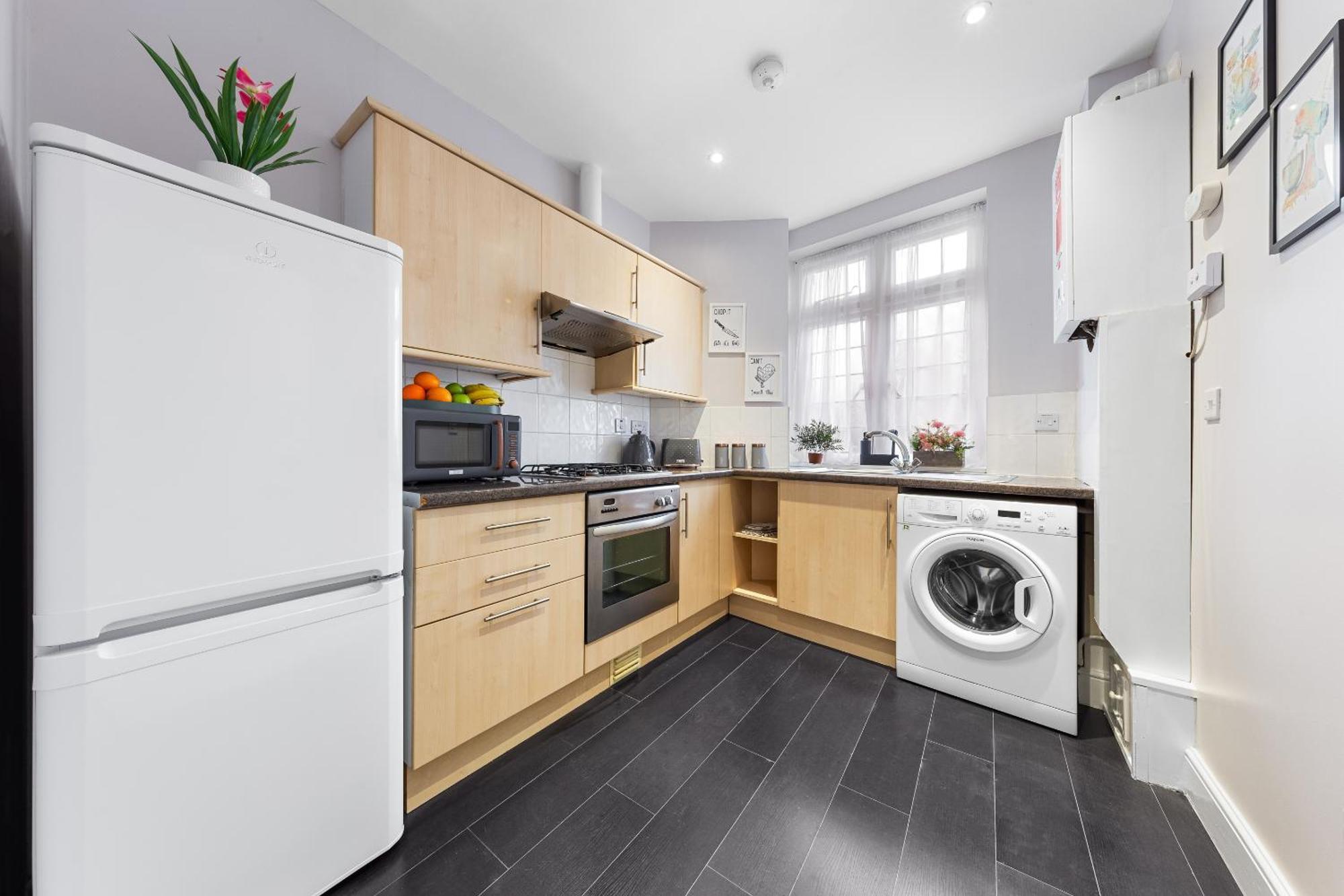 Elegant 2Br London Hideaway- King Bed, Sleeps 6 - Parking- Instant Book- 20 Percent Off Limited Time! Barnet Exteriér fotografie