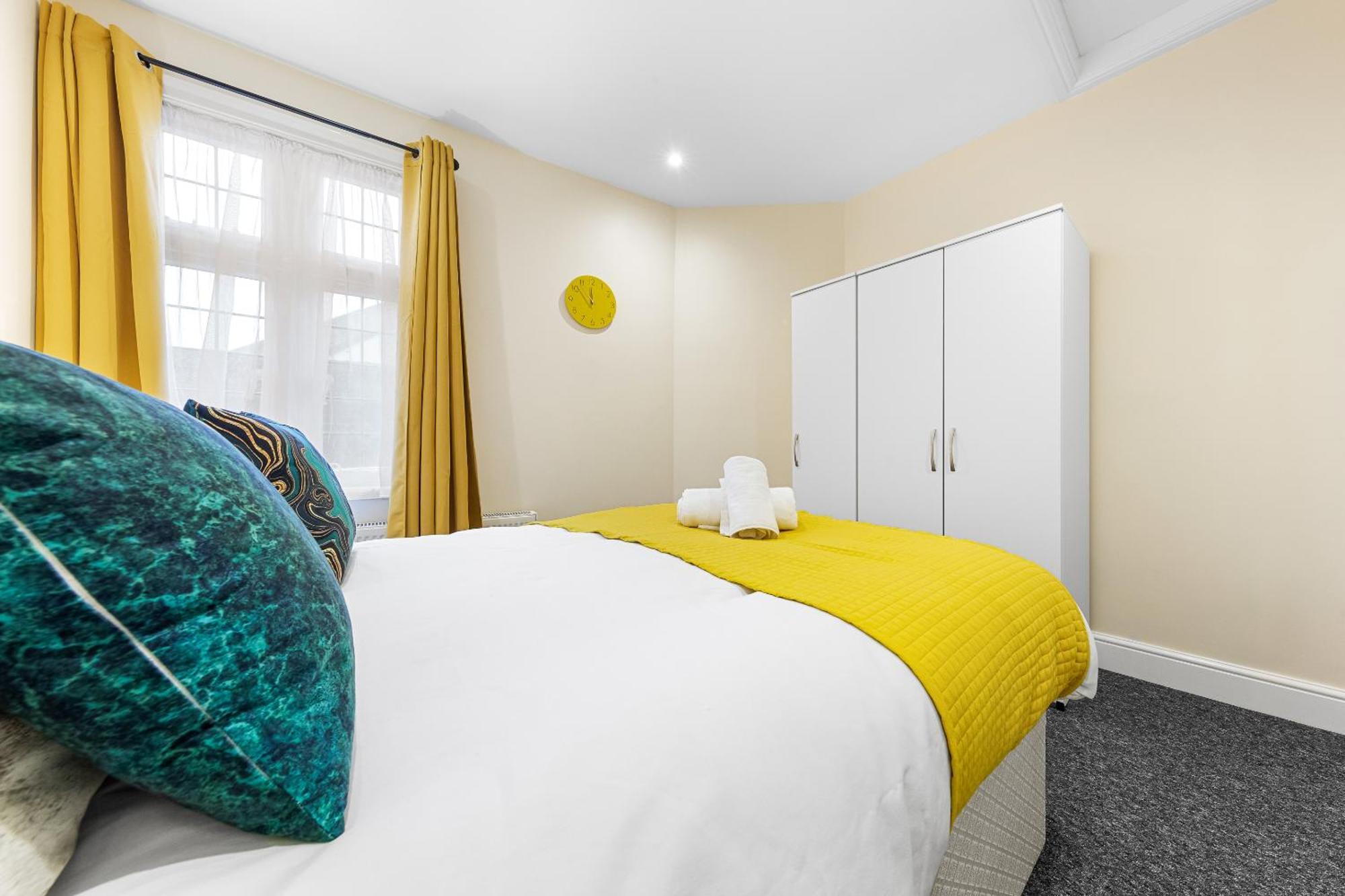 Elegant 2Br London Hideaway- King Bed, Sleeps 6 - Parking- Instant Book- 20 Percent Off Limited Time! Barnet Exteriér fotografie