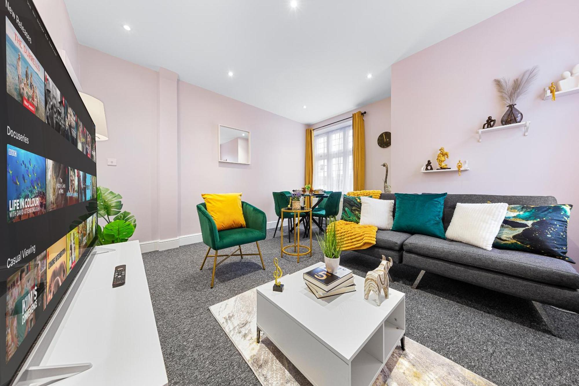 Elegant 2Br London Hideaway- King Bed, Sleeps 6 - Parking- Instant Book- 20 Percent Off Limited Time! Barnet Exteriér fotografie