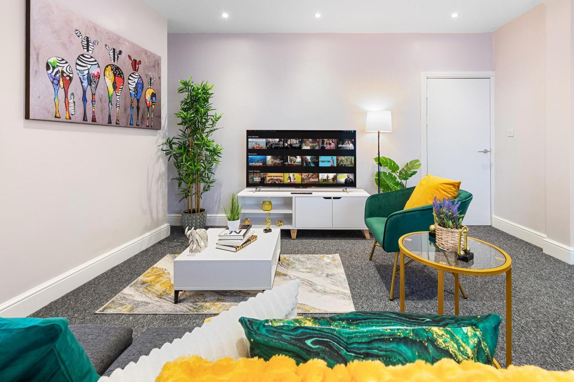 Elegant 2Br London Hideaway- King Bed, Sleeps 6 - Parking- Instant Book- 20 Percent Off Limited Time! Barnet Exteriér fotografie